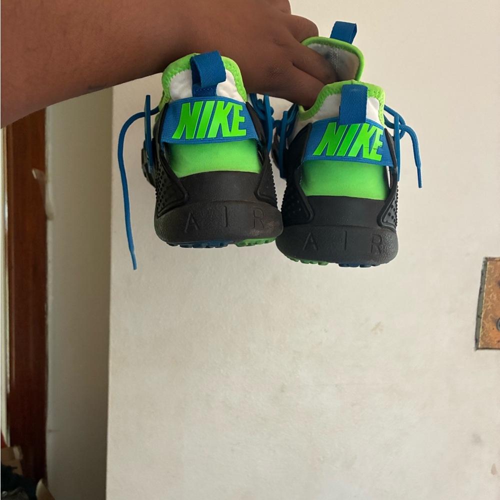Nike Green and Blue Sneakers Athletic Mesh Design